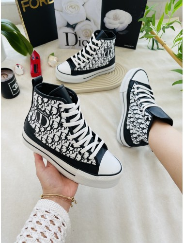 CHRİSTİAN DIOR BEYAZ SİYAH