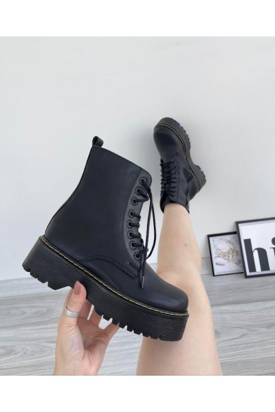 Dr. MRTENS BLACK Dr. MRTENS BLACK