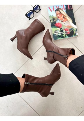 Elegant dark brown